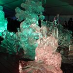 ライトアップされた氷の彫刻